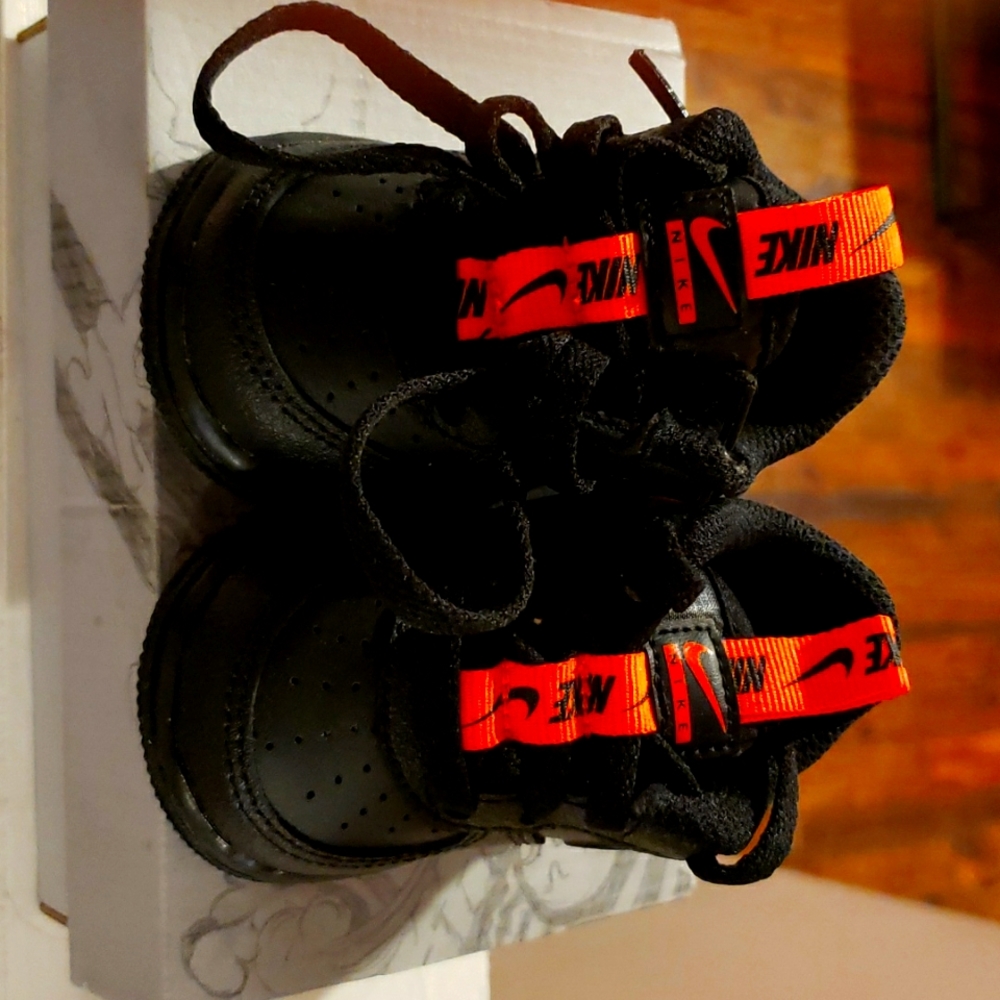 Nike Force 1 LV8 KSA Black/Black Orange Total Noir Size 2c